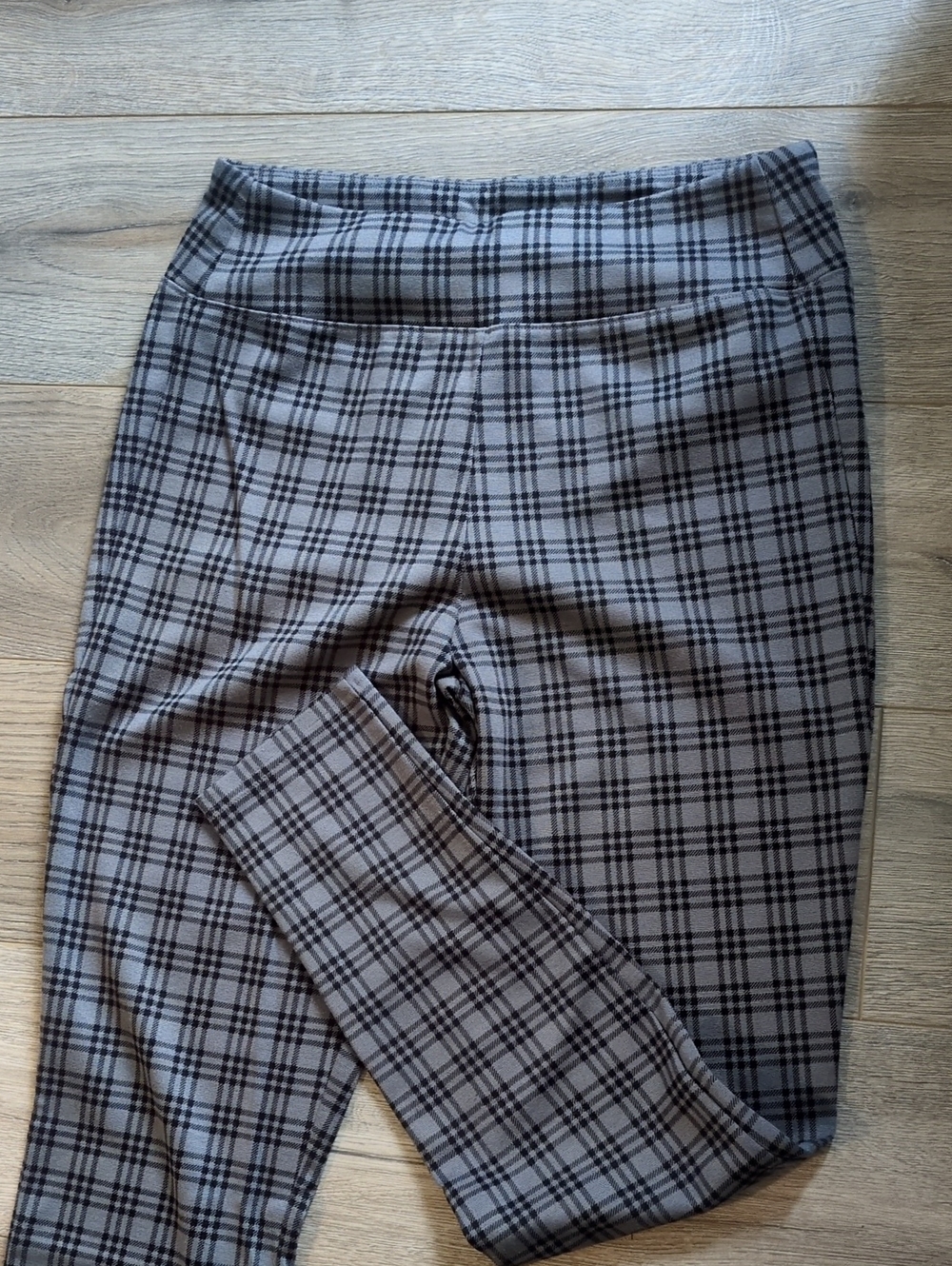 GAP Black and Gray Plaid Leggings